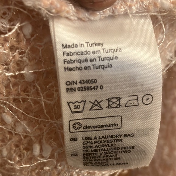 H&M peach and white stripe mohair style knit sweater woman’s size XS - Picture 5 of 6